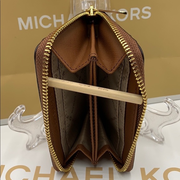 MICHAEL KORS JET SET TRAVEL MD ZA CARD CASE - Picture 10 of 16